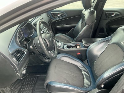 2015 Chrysler 200 S