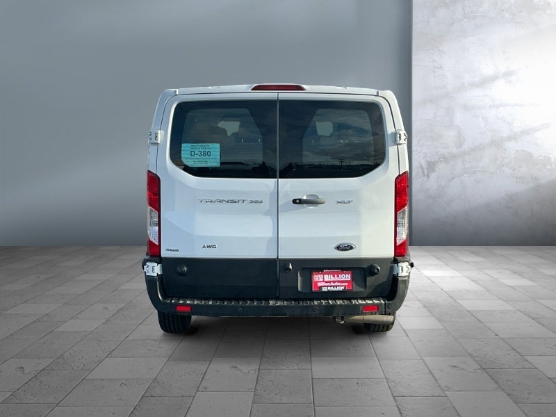 2024 Ford Transit Passenger Wagon XLT