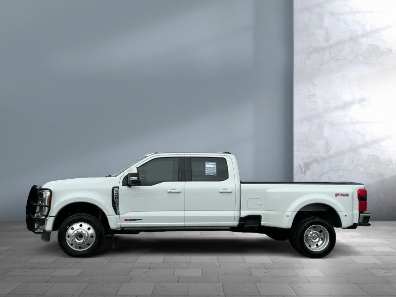 2023 Ford Super Duty F-450 DRW LARIAT