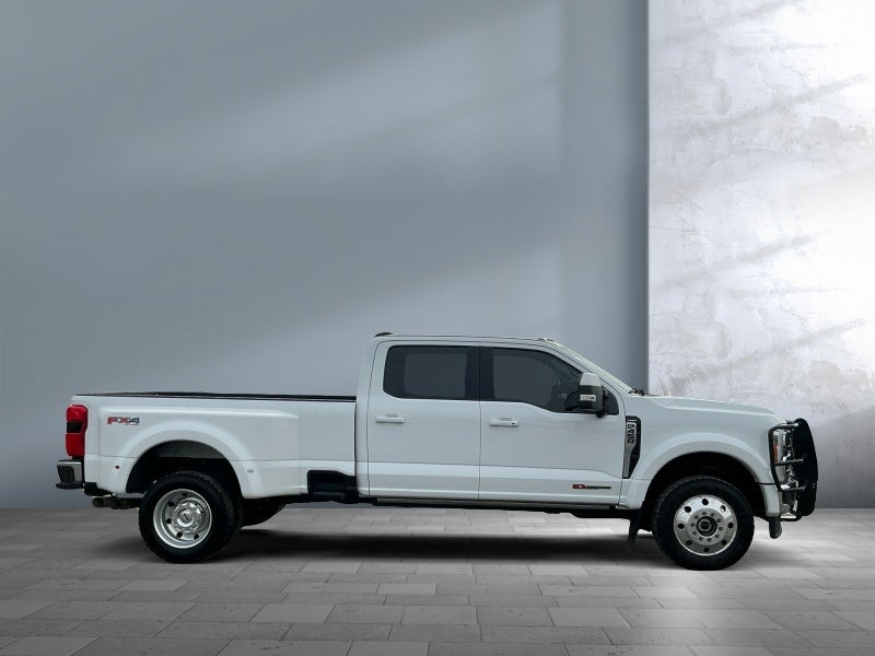 2023 Ford Super Duty F-450 DRW LARIAT