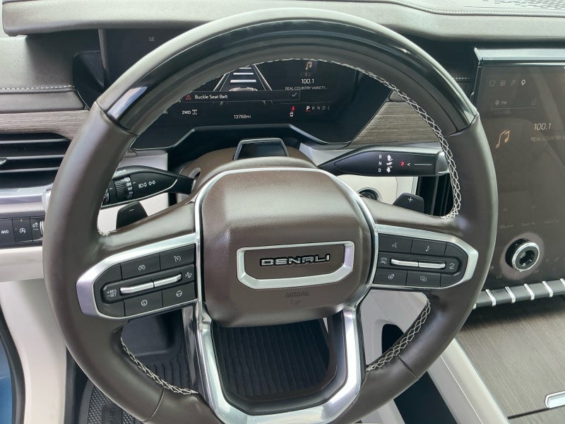 2025 GMC Acadia AWD Denali