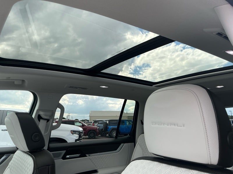 2025 GMC Acadia AWD Denali