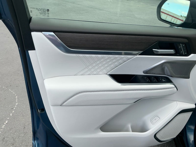 2025 GMC Acadia AWD Denali