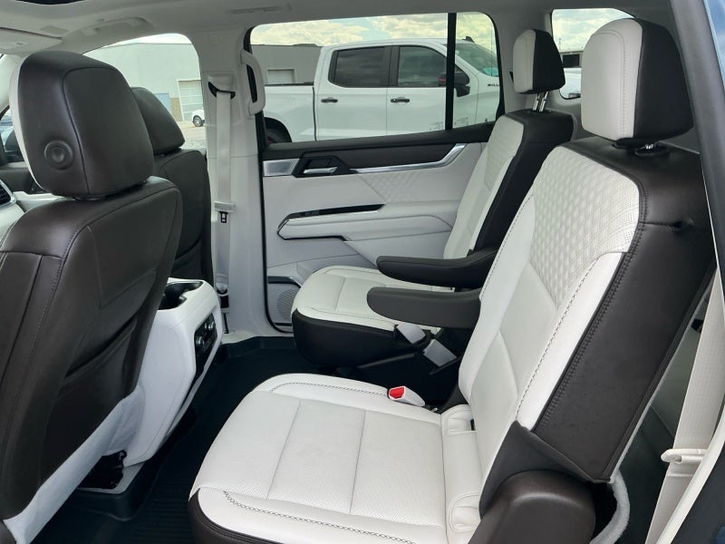 2025 GMC Acadia AWD Denali