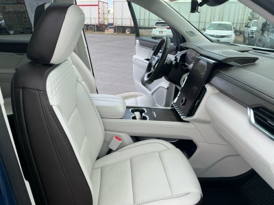 2025 GMC Acadia AWD Denali