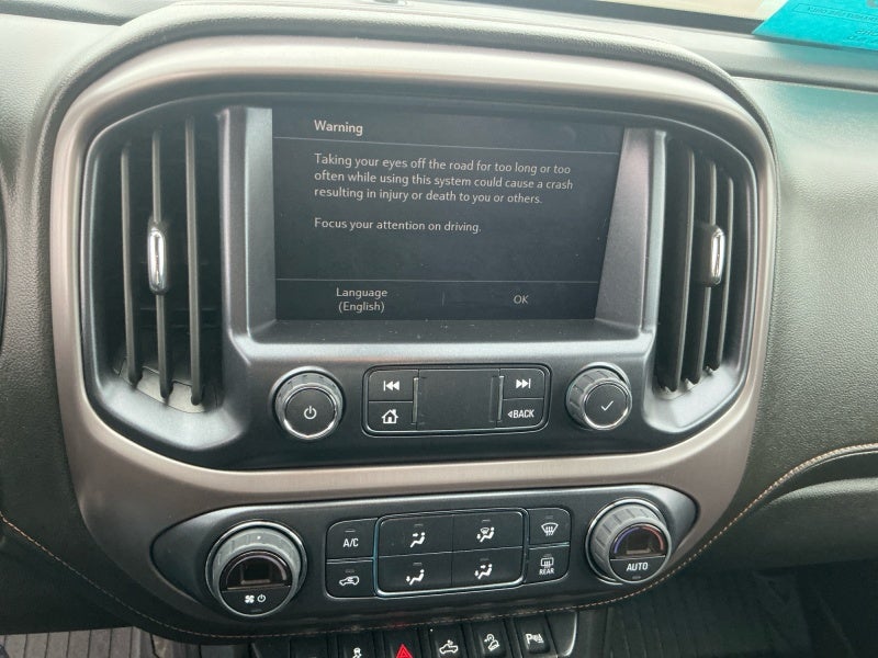 2022 GMC Canyon 4WD AT4 w/Leather