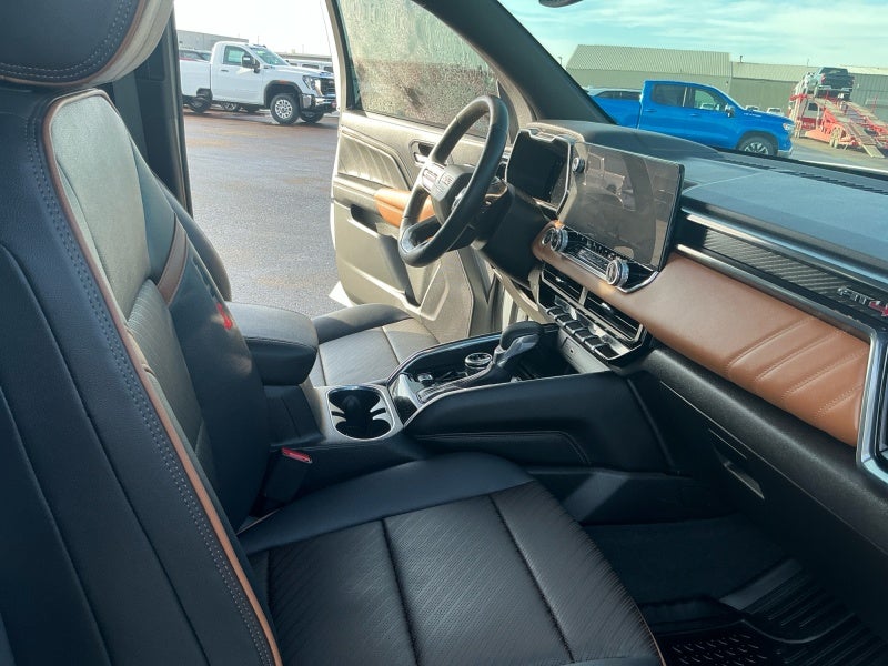 2024 GMC Canyon 4WD AT4