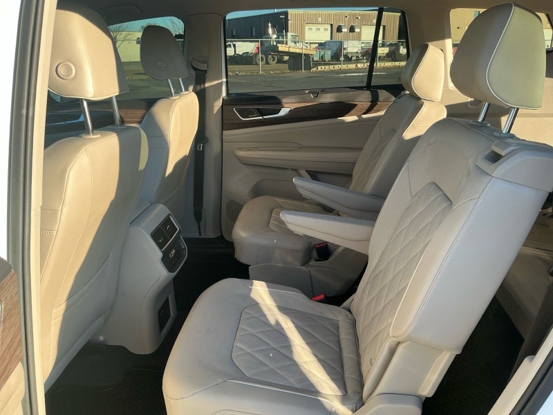 2024 Volkswagen Atlas 2.0T SEL Premium R-Line