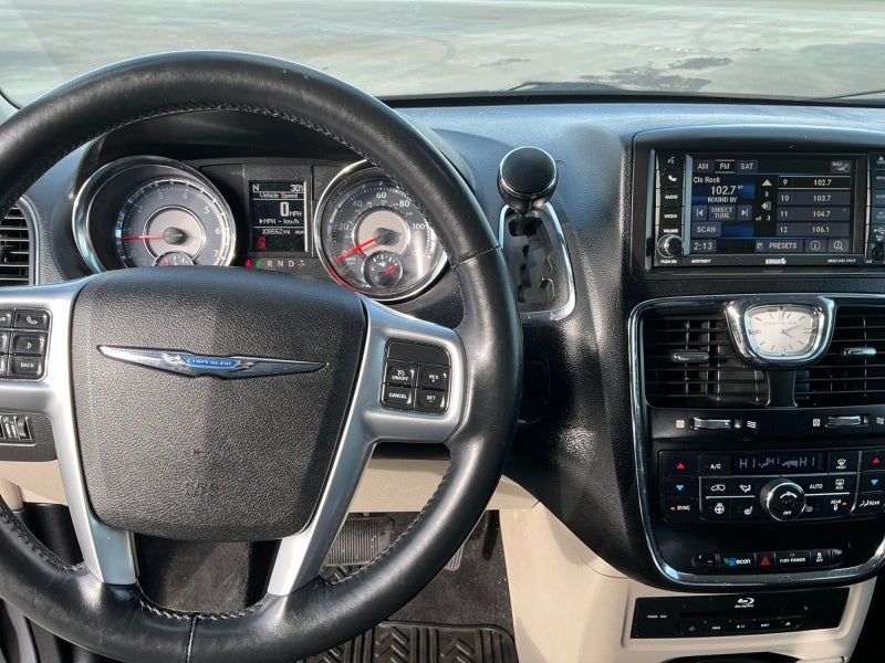 2013 Chrysler Town & Country Touring-L