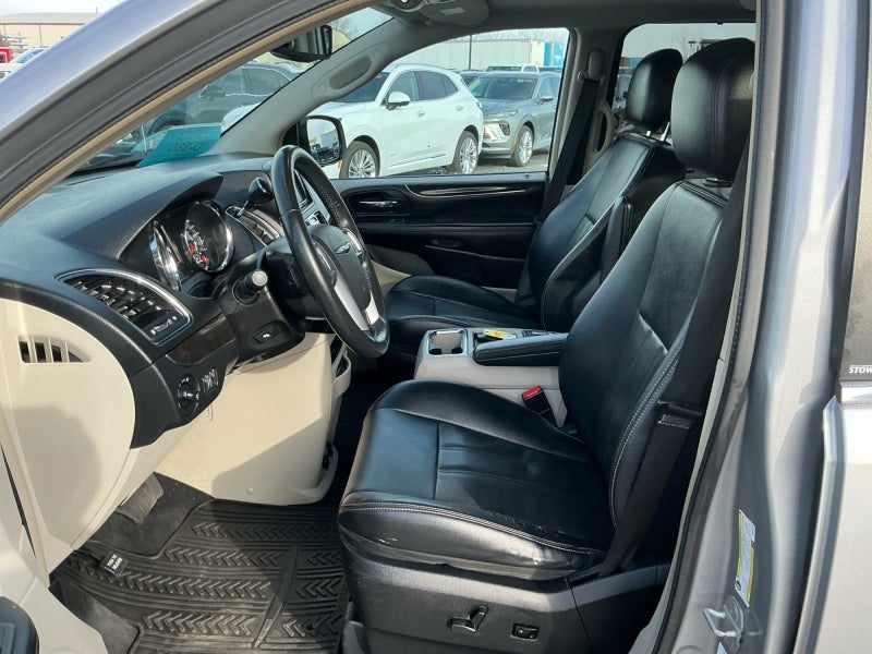 2013 Chrysler Town & Country Touring-L