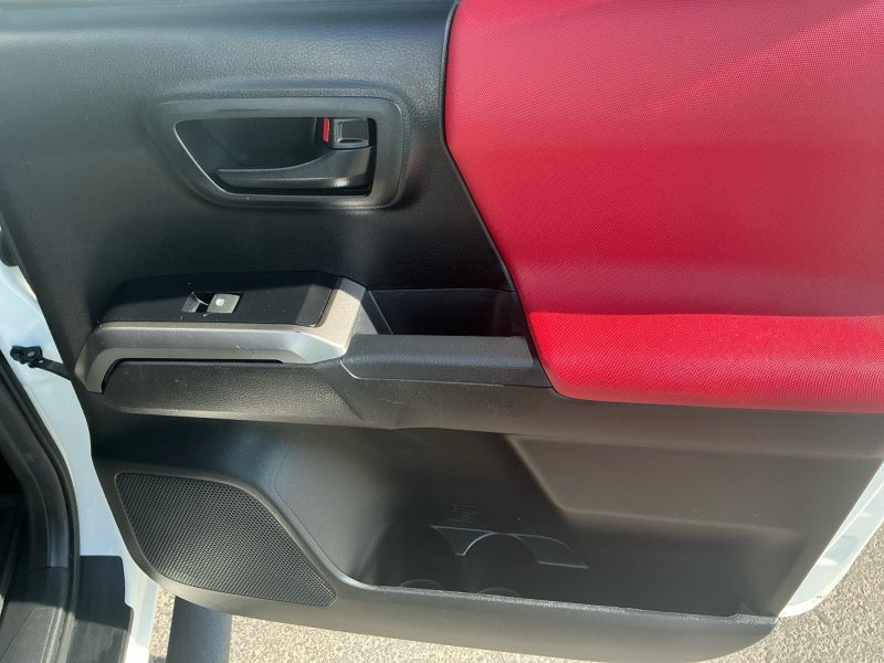 2022 Toyota Tacoma 4WD SR5