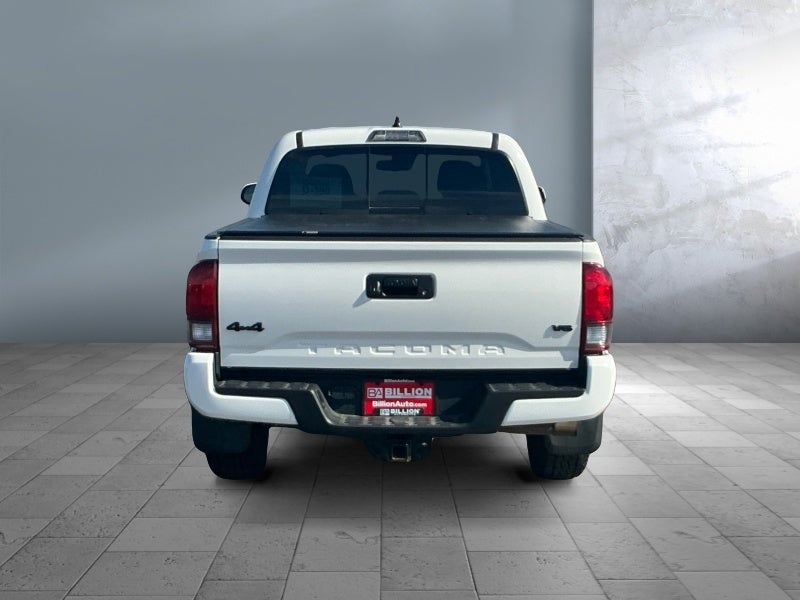 2022 Toyota Tacoma 4WD SR5