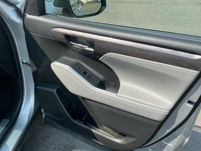 2022 Toyota Highlander Limited