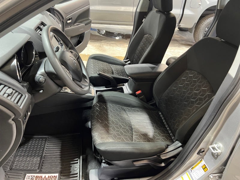 2024 Mitsubishi Outlander Sport ES