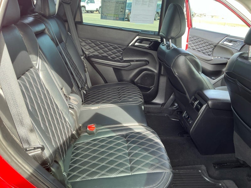 2023 Mitsubishi Outlander SEL