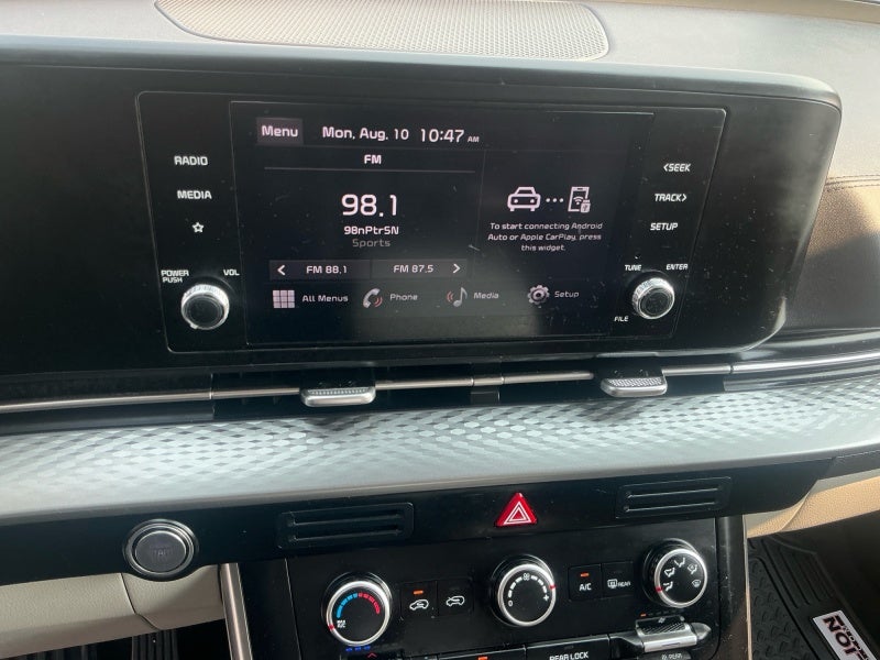 2024 Kia Carnival LX