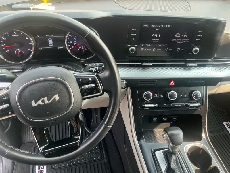 2024 Kia Carnival LX