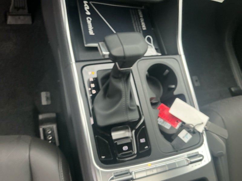 2027 Kia Carnival SX